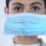 doktor sa maskom SINDIKAT ZDRAVSTVA SRBIJE