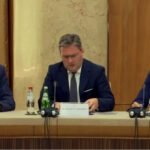 др Зоран Савић, министaр за рад Николa Селаковић, министар финансија Синиша Мали (седница Социјално-економског савета)